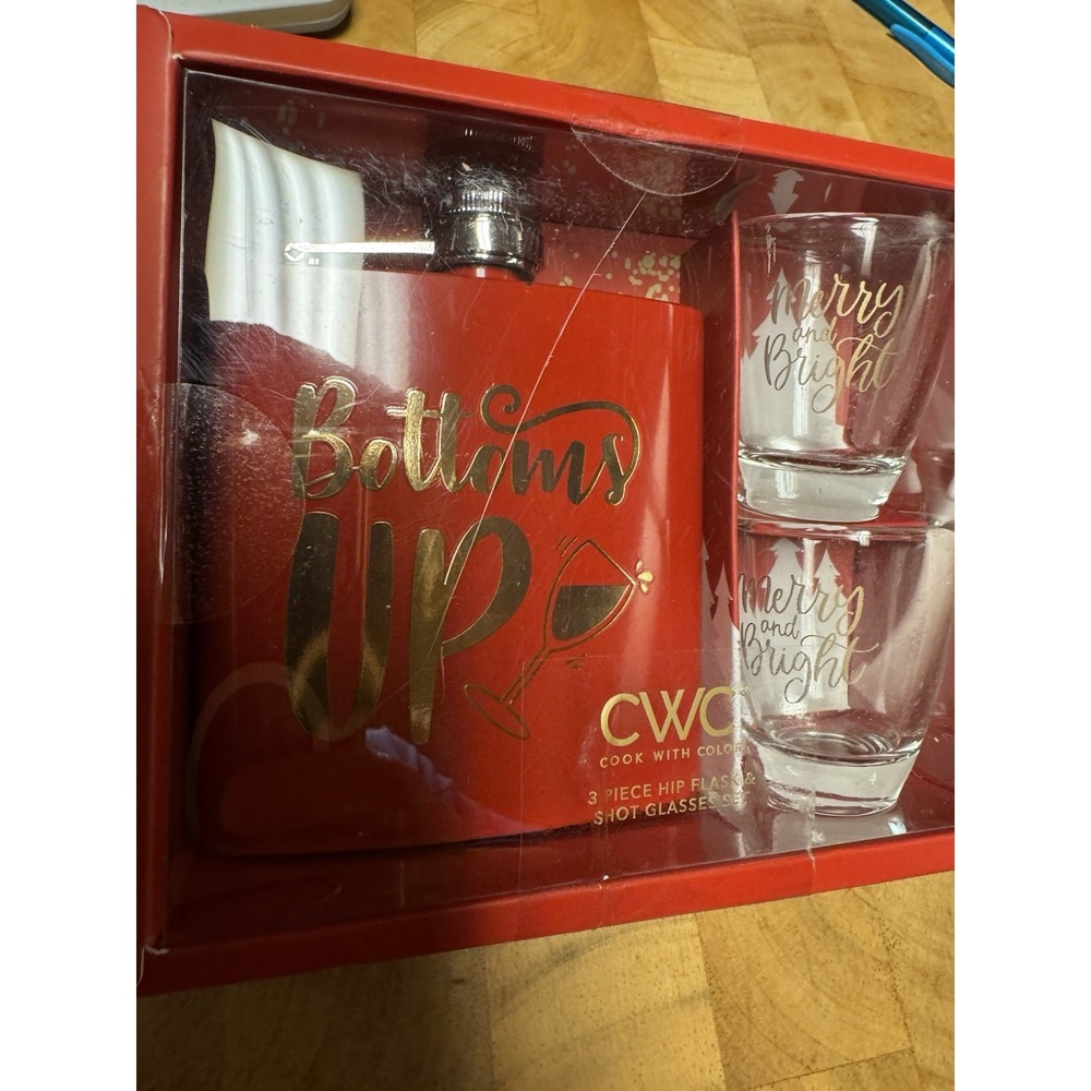 CWC 3 Piece Hip Flask And Shot Glasses Set New In Box - Picture 2 of 7
